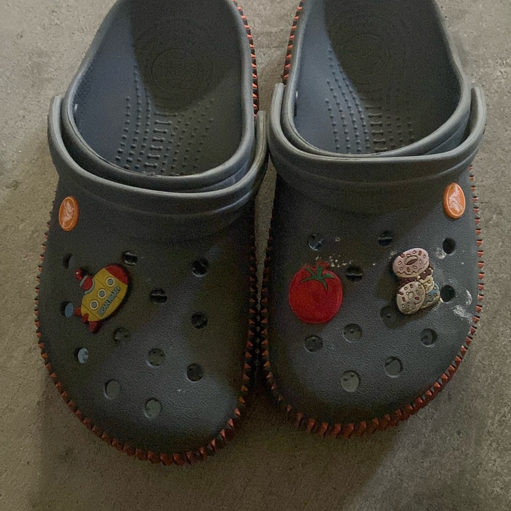crocs comes with charm